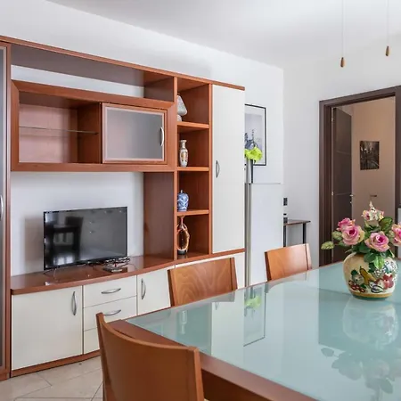 Casa Vacanza Rosa 2 Piano Terra Apartment *